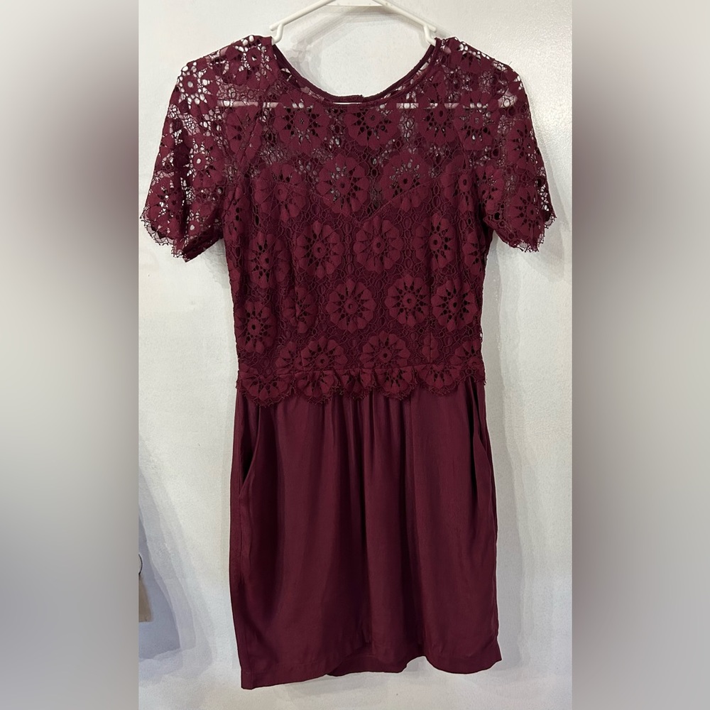 Dolce Vita (S) Burgundy Lace style overlay Dress with functional pockets